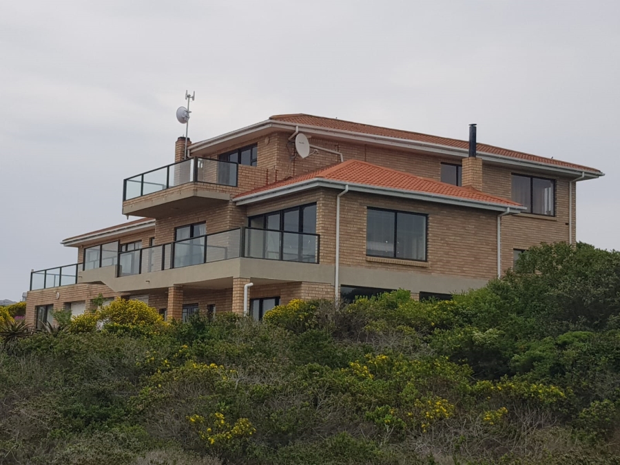 5 Bedroom Property for Sale in Village On Sea Western Cape